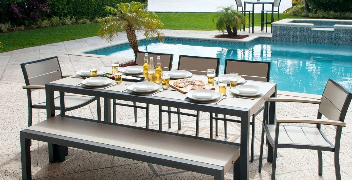 HOW TO CHOOSE THE RIGHT OUTDOOR FURNITURE FOR YOUR GARDEN